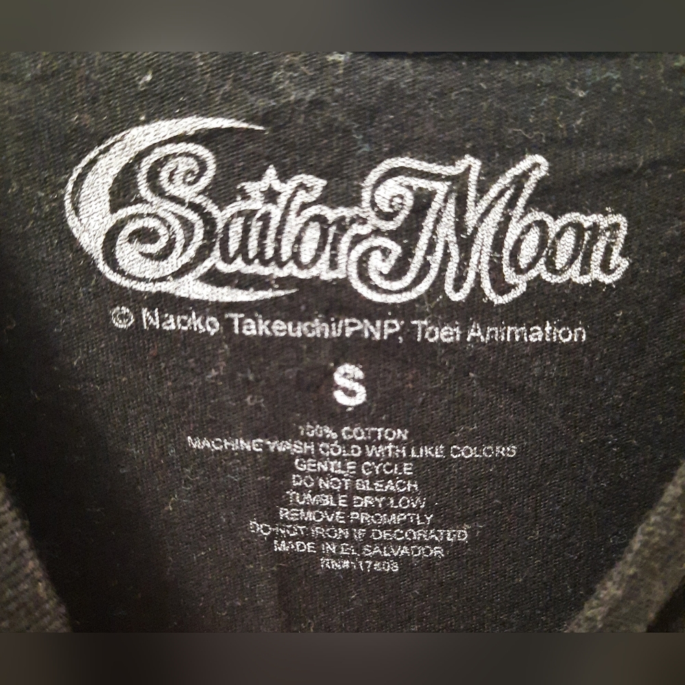 Vintage Y2K Sailor Moon Tee - Picture 2 of 2